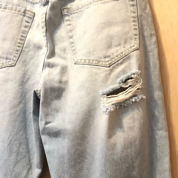 Distressed high waisted busted knee grommet jeans - Picture 6 of 8